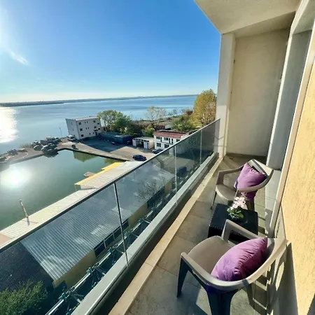 C&y Solid Apartment Mamaia
