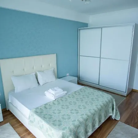 C&y Solid Apartment Mamaia