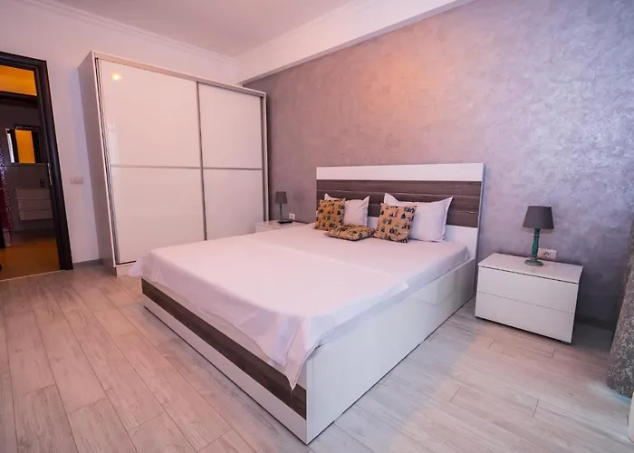 C&y Solid Apartment Mamaia